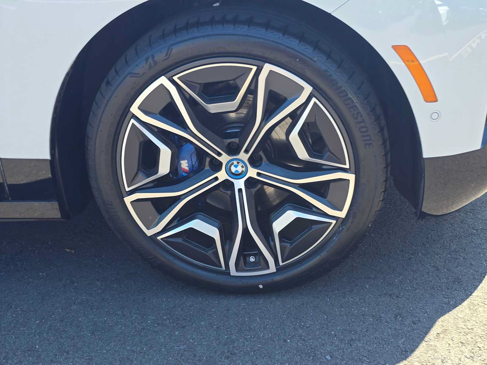 Used 2023 BMW iX M60 w/ Executive Package AWD/4WD image 9