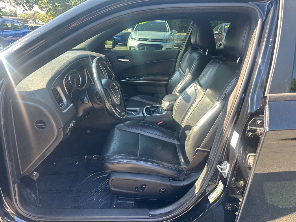 Used 2021 Dodge Charger SXT w/ Leather Interior Group RWD image 11