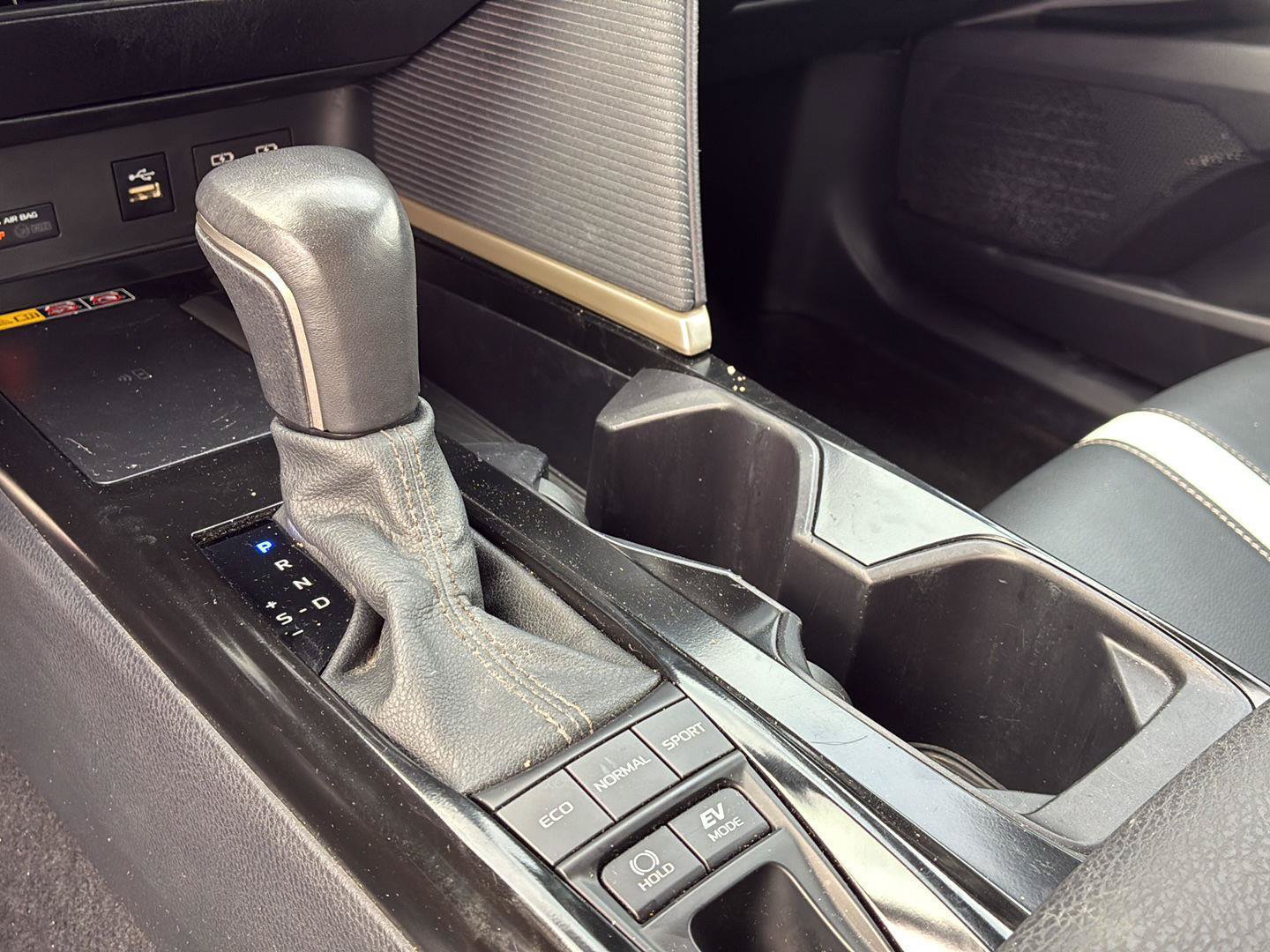 Used 2025 Toyota Camry SE FWD image 16