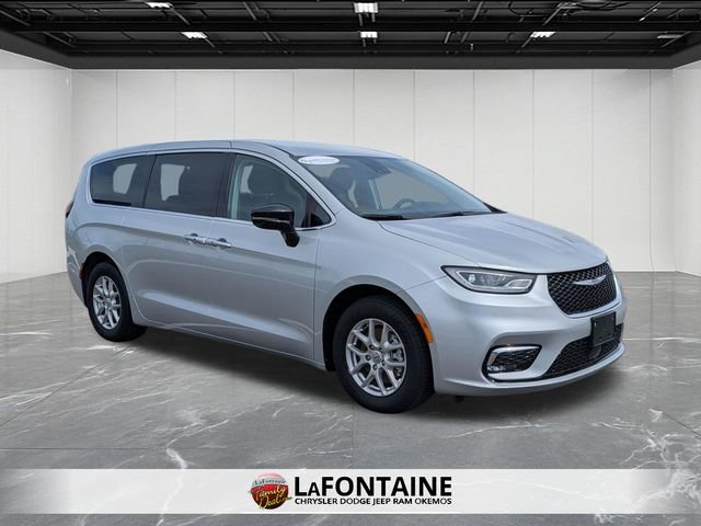 Used 2024 Chrysler Pacifica Touring-L FWD image 7