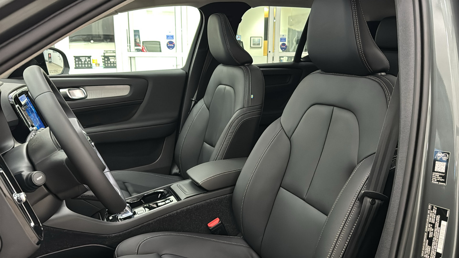 New 2026 Volvo XC40 B5 Plus w/ Protection Package Premier AWD/4WD image 23