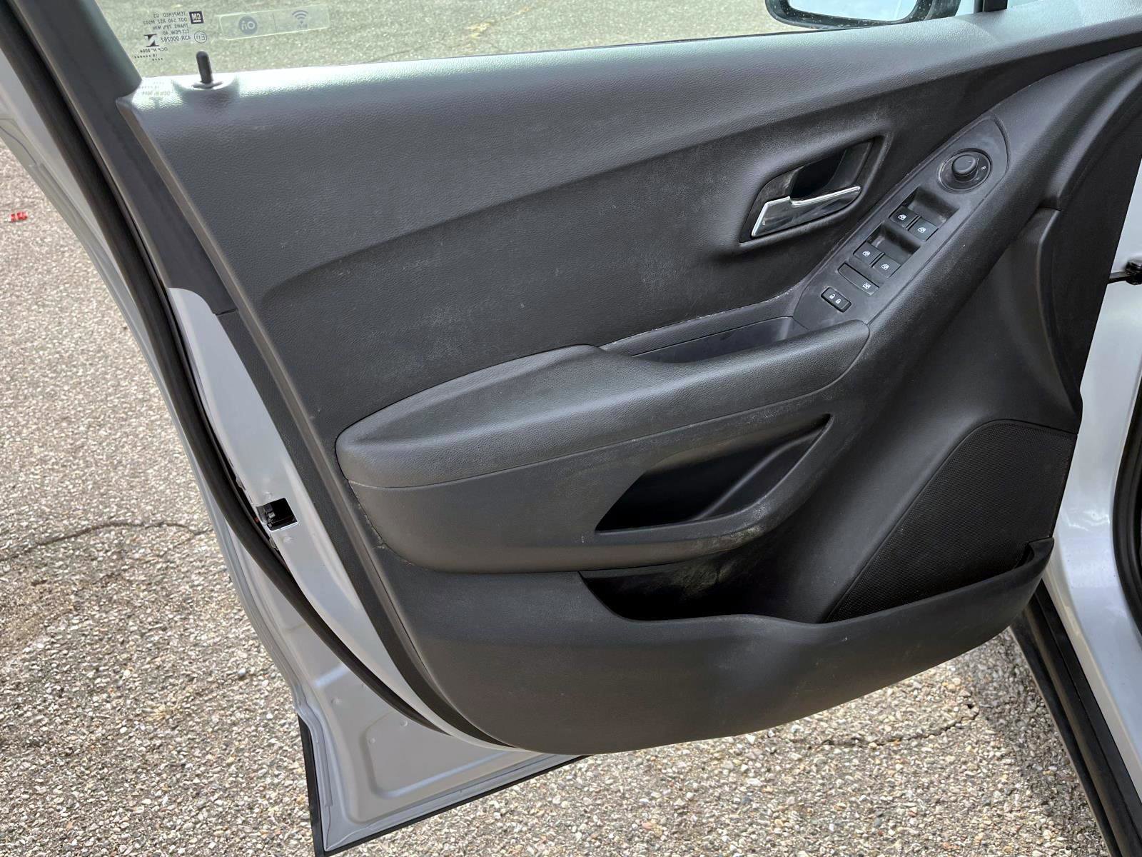 Used 2020 Chevrolet Trax LS w/ Tint and Cruise Package image 13