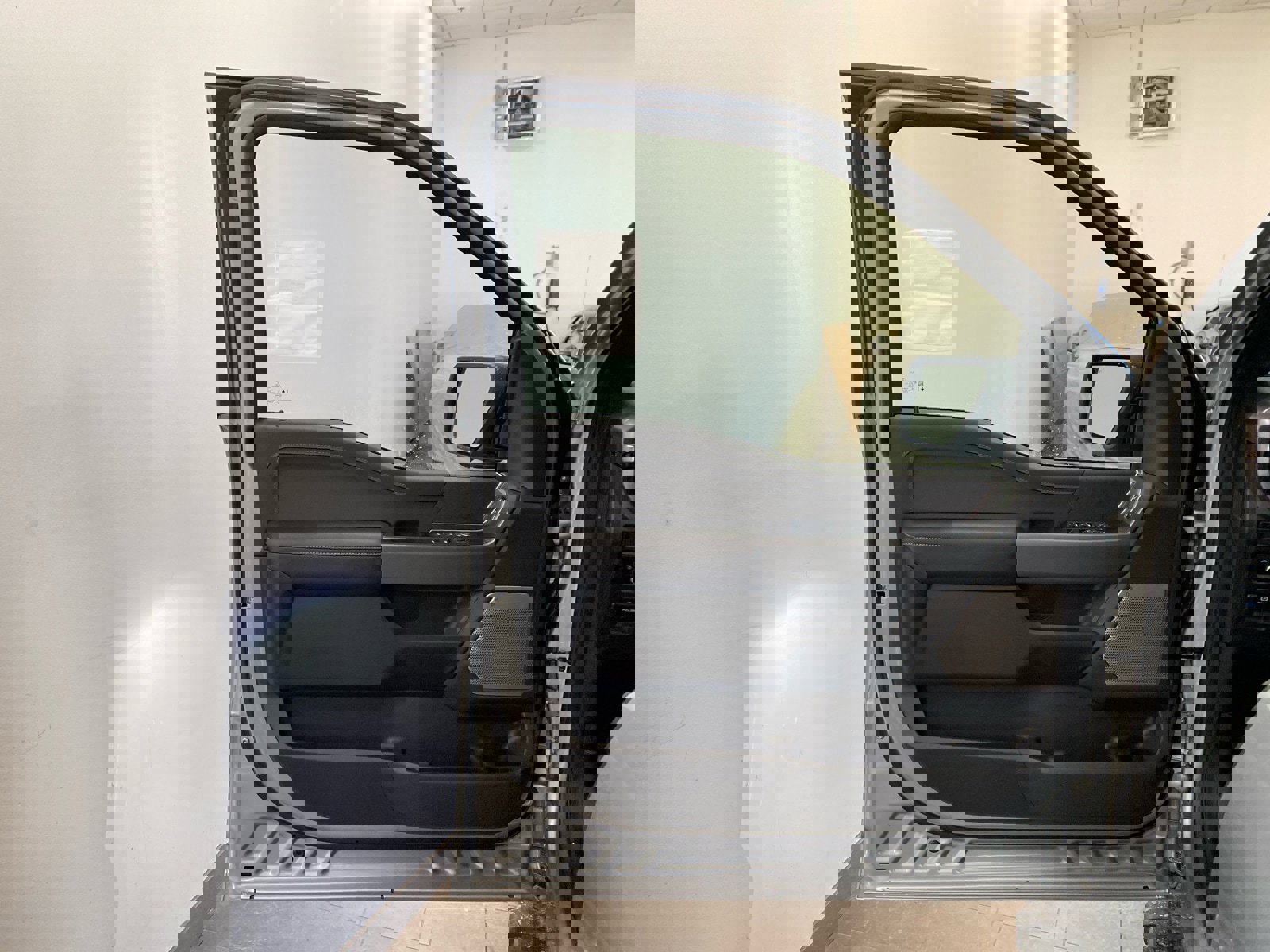 New 2025 Ford F150 XLT w/ Equipment Group 303A High image 15