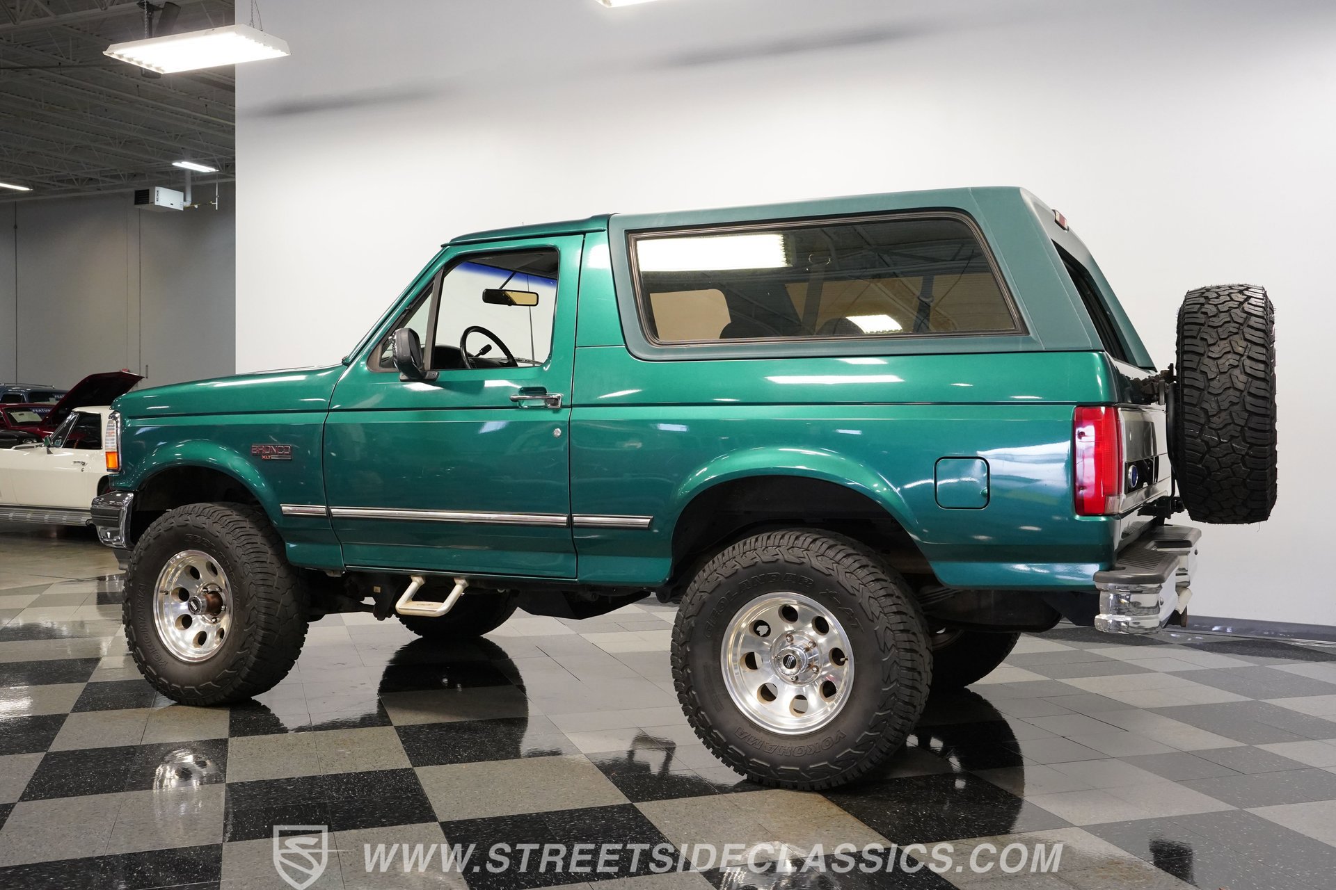 Used 1996 Ford Bronco XLT image 8