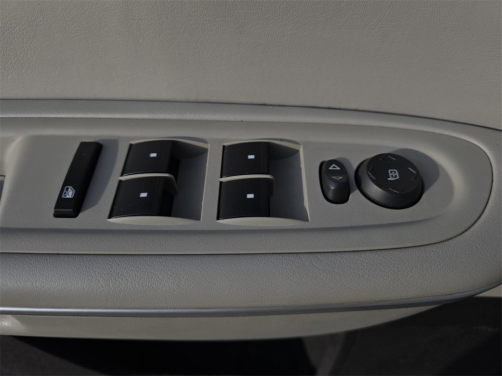 Used 2012 GMC Acadia SL image 25