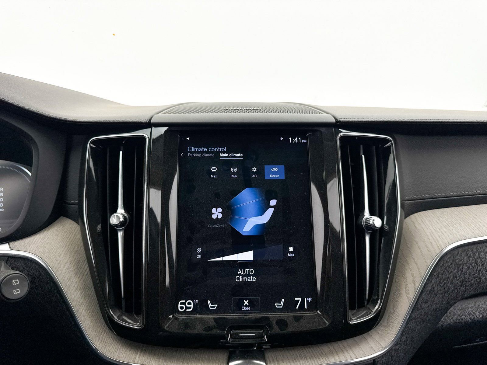 Used 2019 Volvo XC60 T8 Inscription w/ Advanced Package image 23