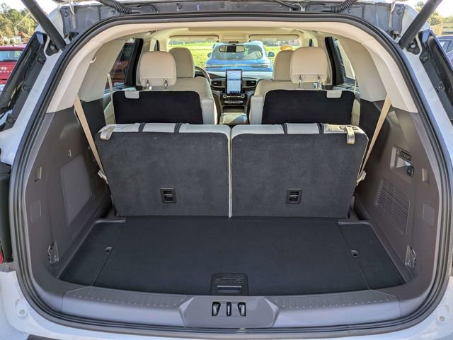 Certified 2021 Ford Explorer Platinum w/ Equipment Group 601A image 13