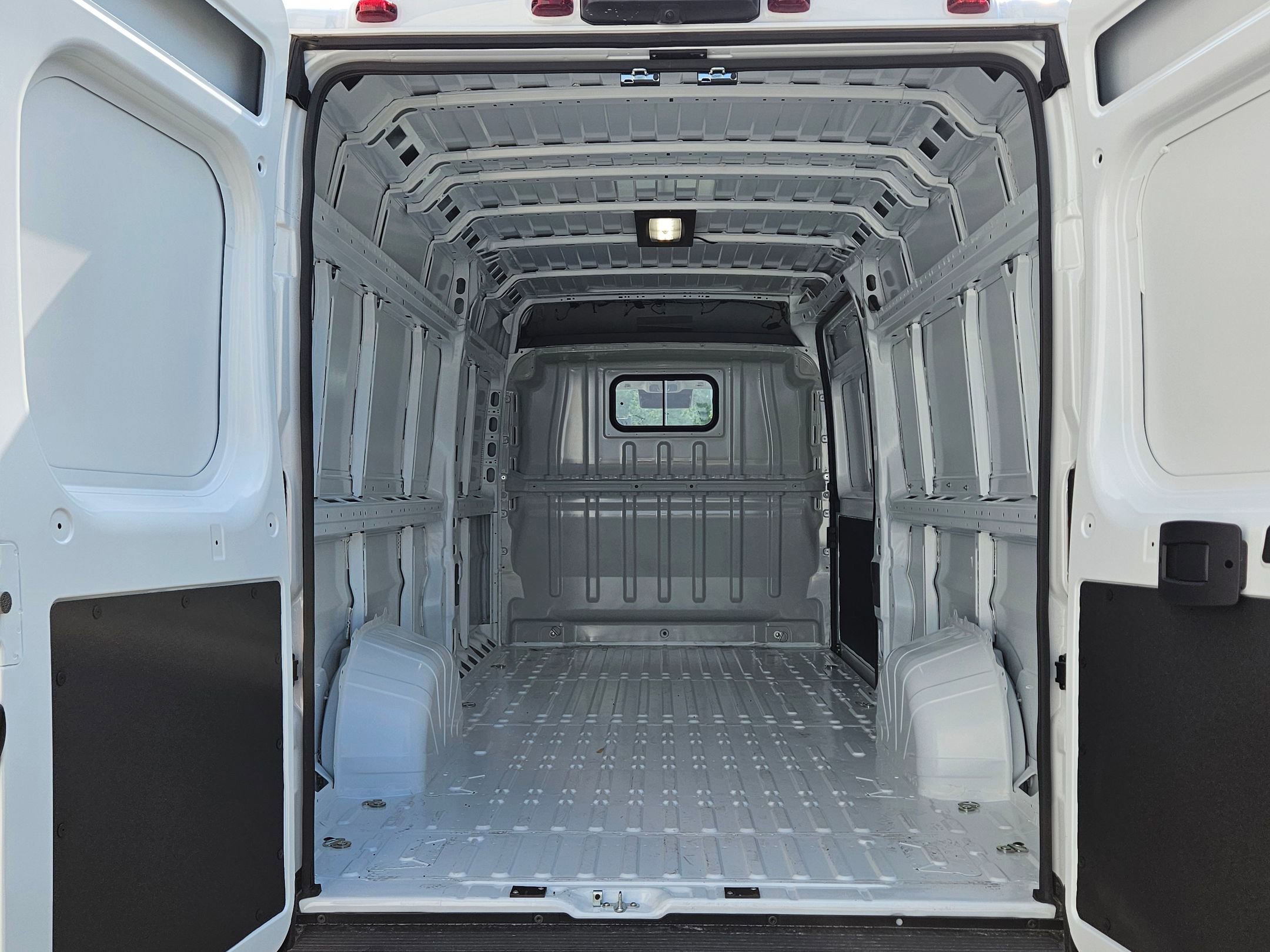 New 2026 RAM ProMaster 3500 w/ Convenience Group image 23