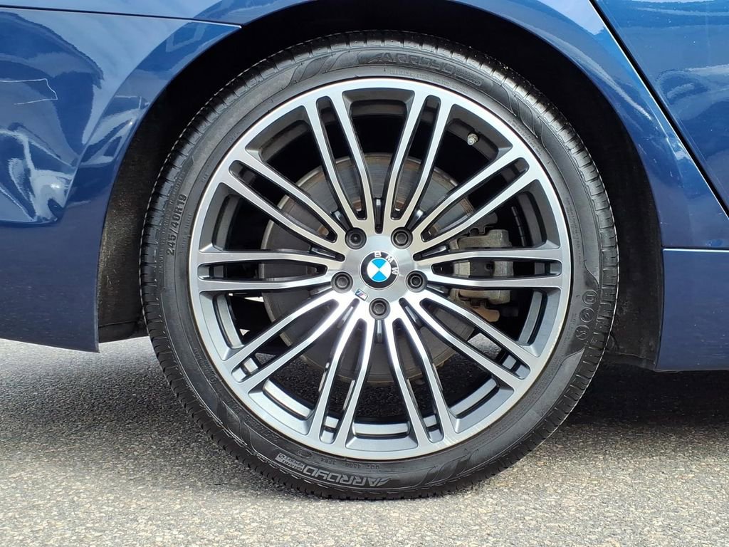 Used 2019 BMW 540i xDrive w/ M Sport Package image 9