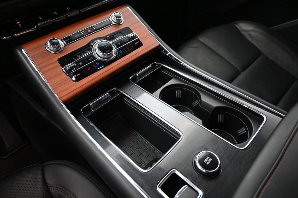 Used 2024 Lincoln Aviator Reserve w/ Equipment Group 201A RWD image 30