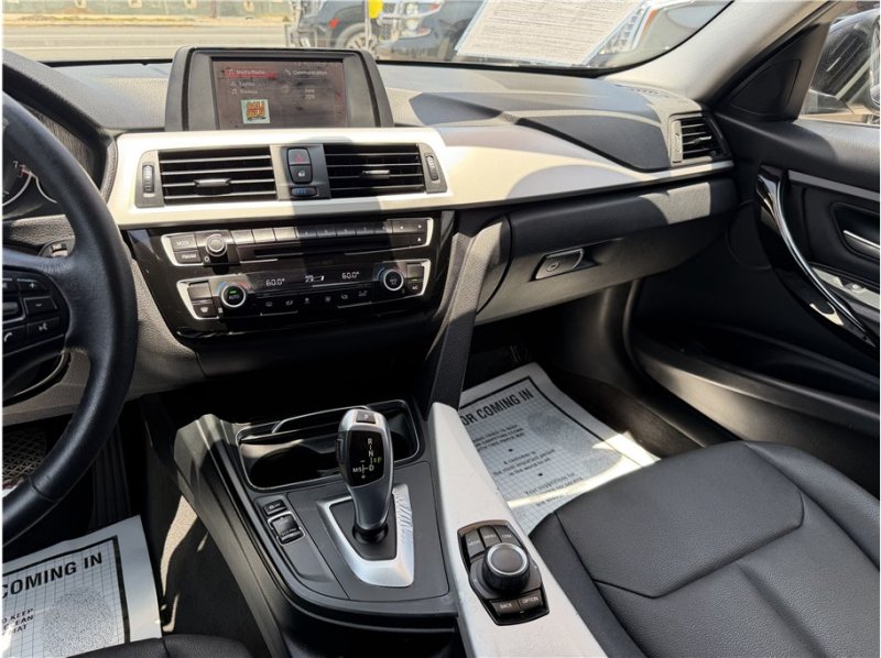 Used 2018 BMW 320i Sedan RWD image 37