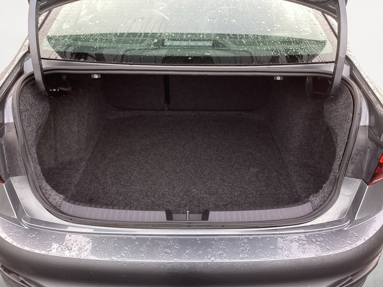 Used 2024 Volkswagen Jetta SE image 16