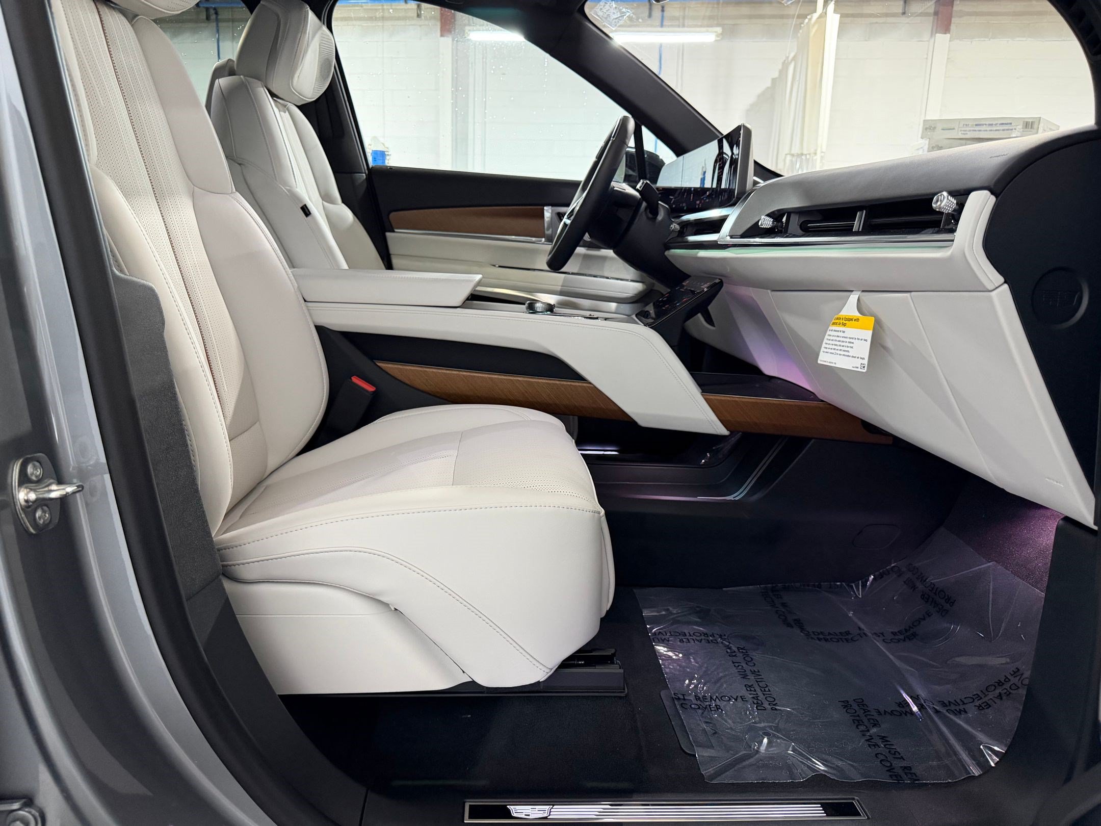 New 2026 Cadillac Vistiq Luxury AWD/4WD image 24