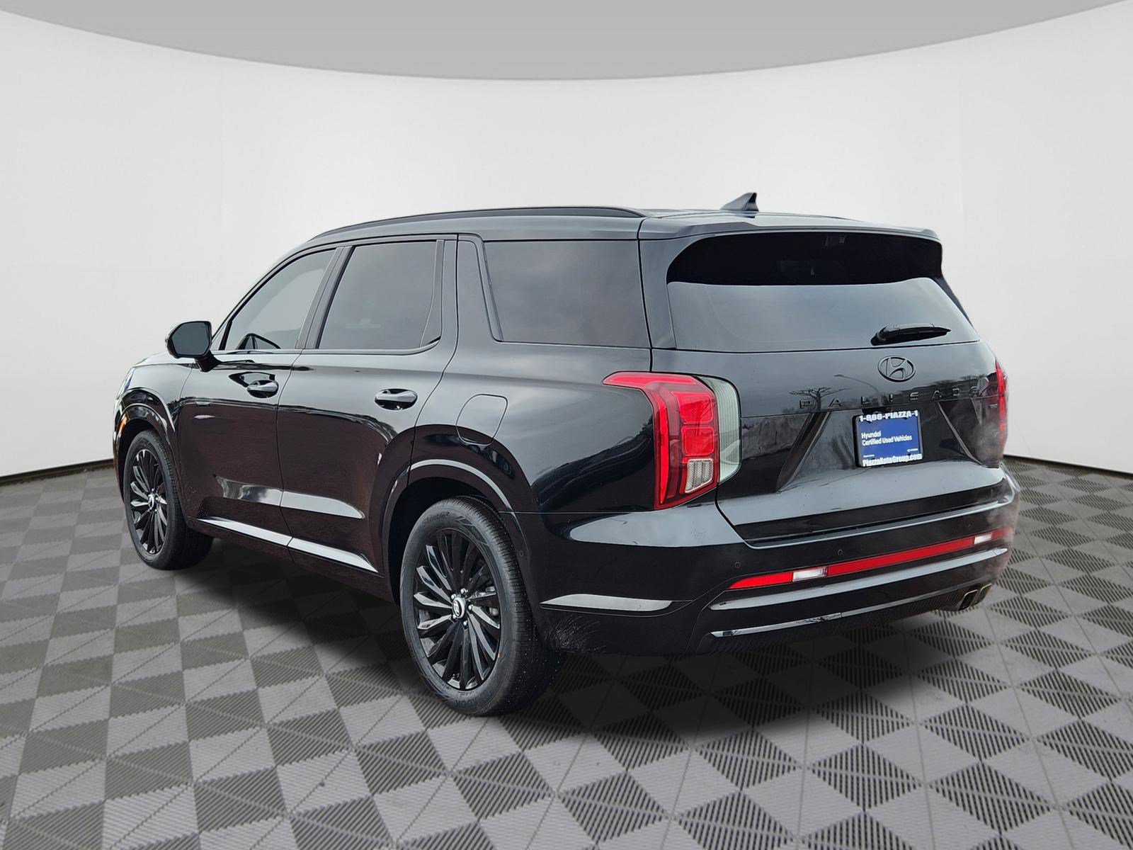 Used 2024 Hyundai Palisade Calligraphy AWD/4WD image 3