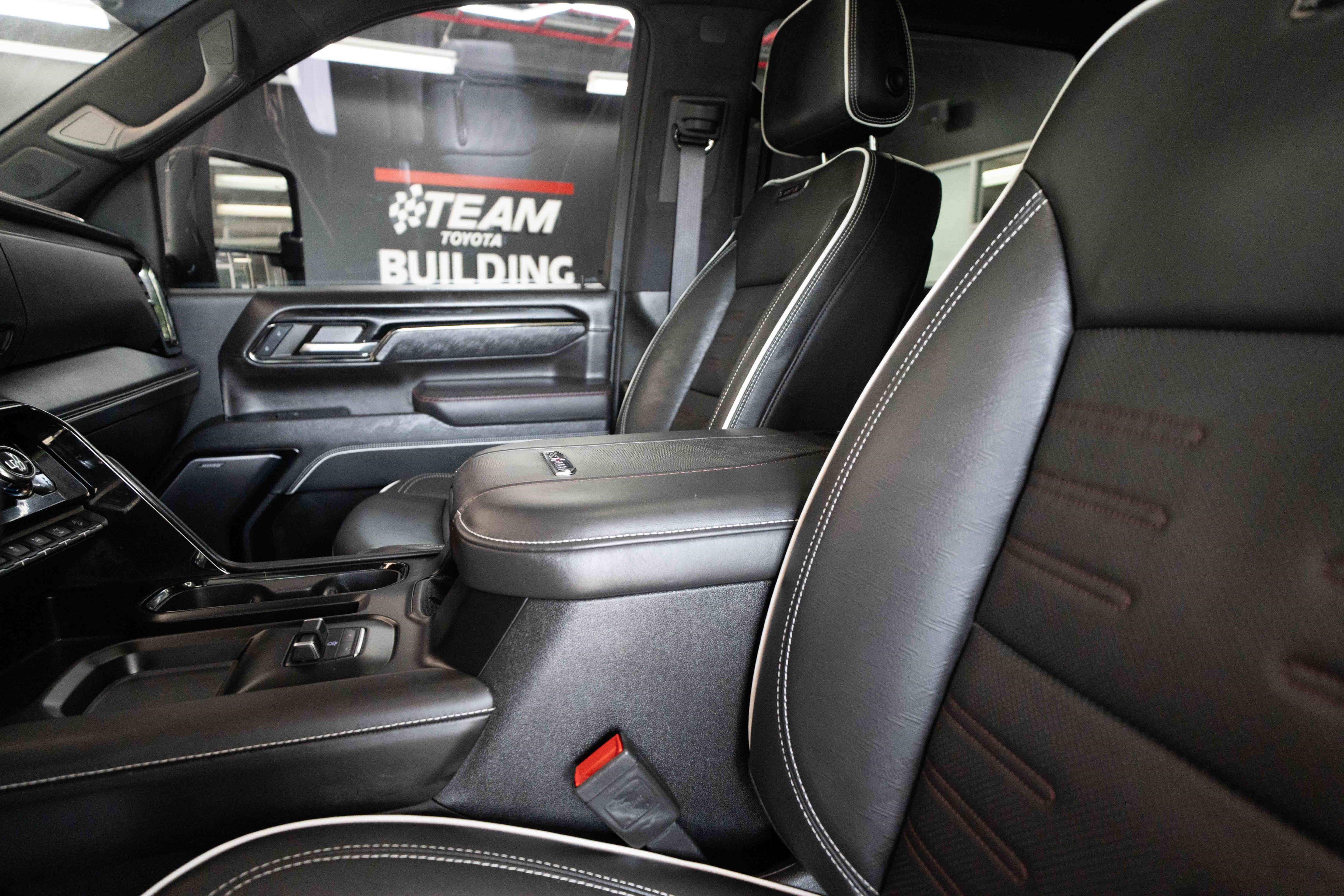 Used 2024 GMC Sierra 2500 AT4X AWD/4WD image 10