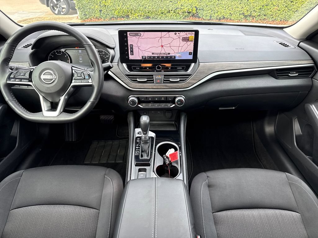 Used 2024 Nissan Altima 2.5 SV w/ SV Premium Package image 13