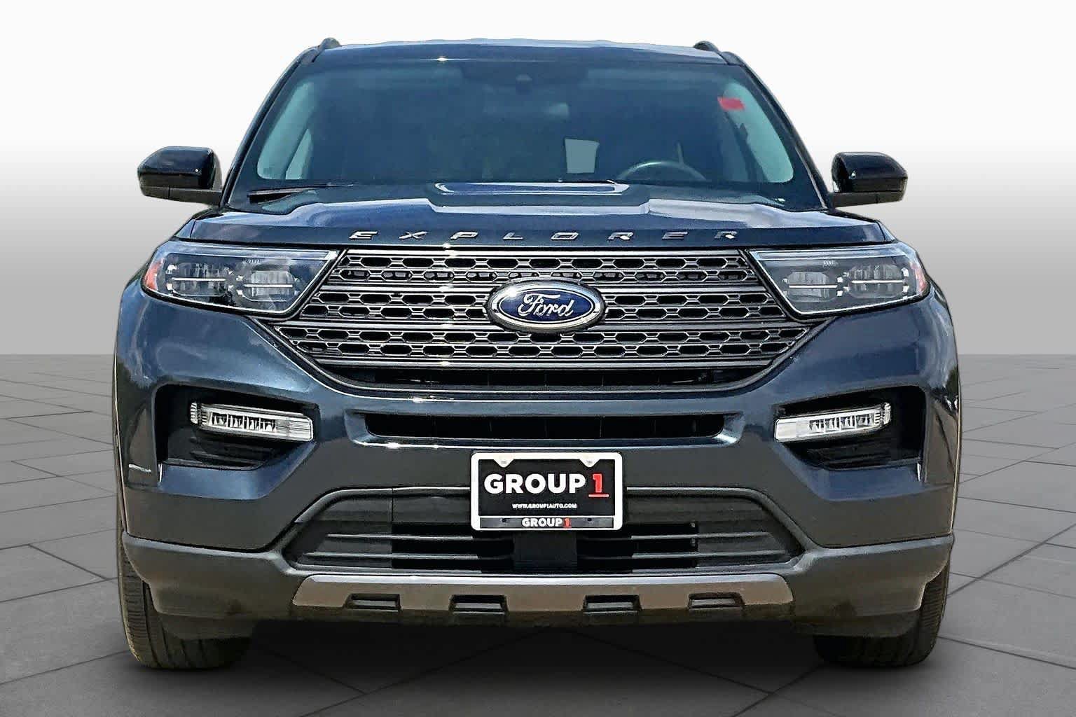 Used 2022 Ford Explorer XLT w/ Equipment Group 202A RWD image 4