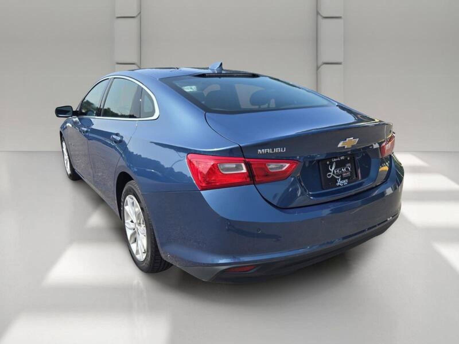 Used 2025 Chevrolet Malibu LT FWD image 5