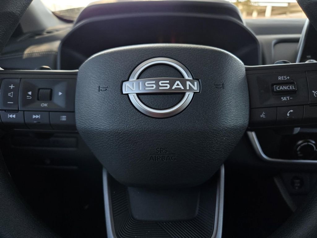 Used 2025 Nissan Rogue S image 24