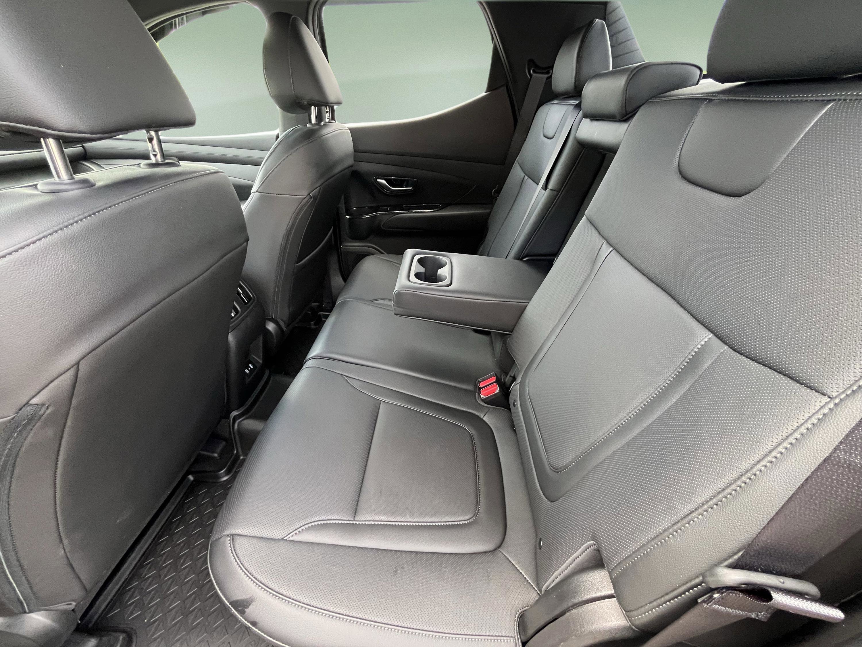 Used 2025 Hyundai Santa Cruz SEL AWD/4WD image 32