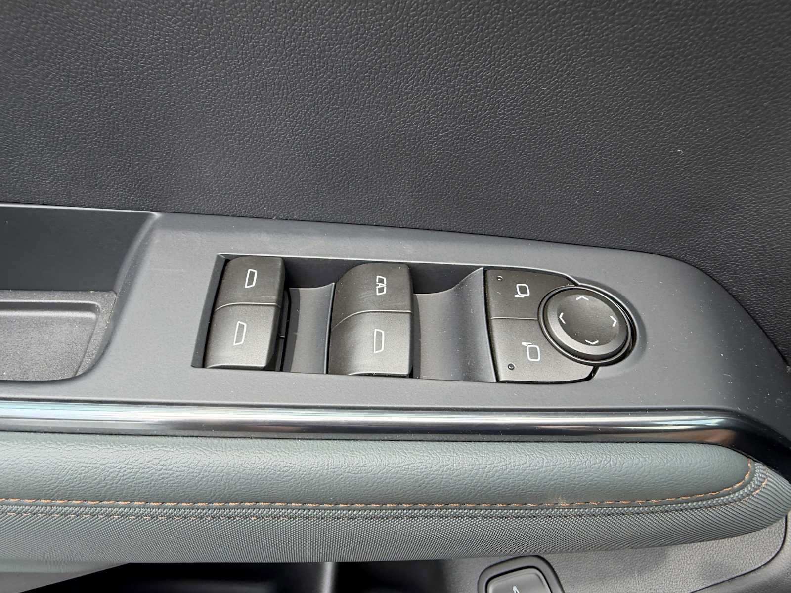 New 2026 GMC Acadia AT4 w/ Luxury Package AWD/4WD image 16