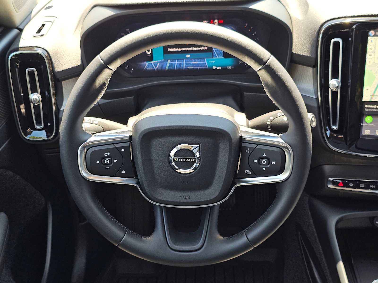 Certified 2024 Volvo XC40 B5 Ultimate w/ Protection Package Premier AWD/4WD image 23