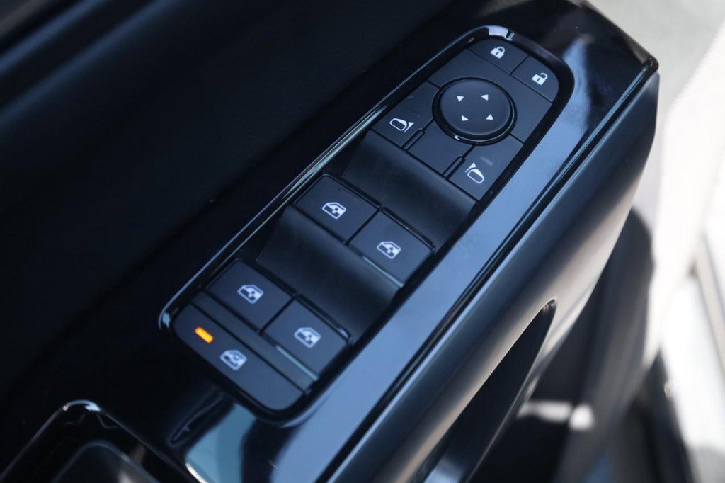 New 2026 Nissan Pathfinder SL image 11