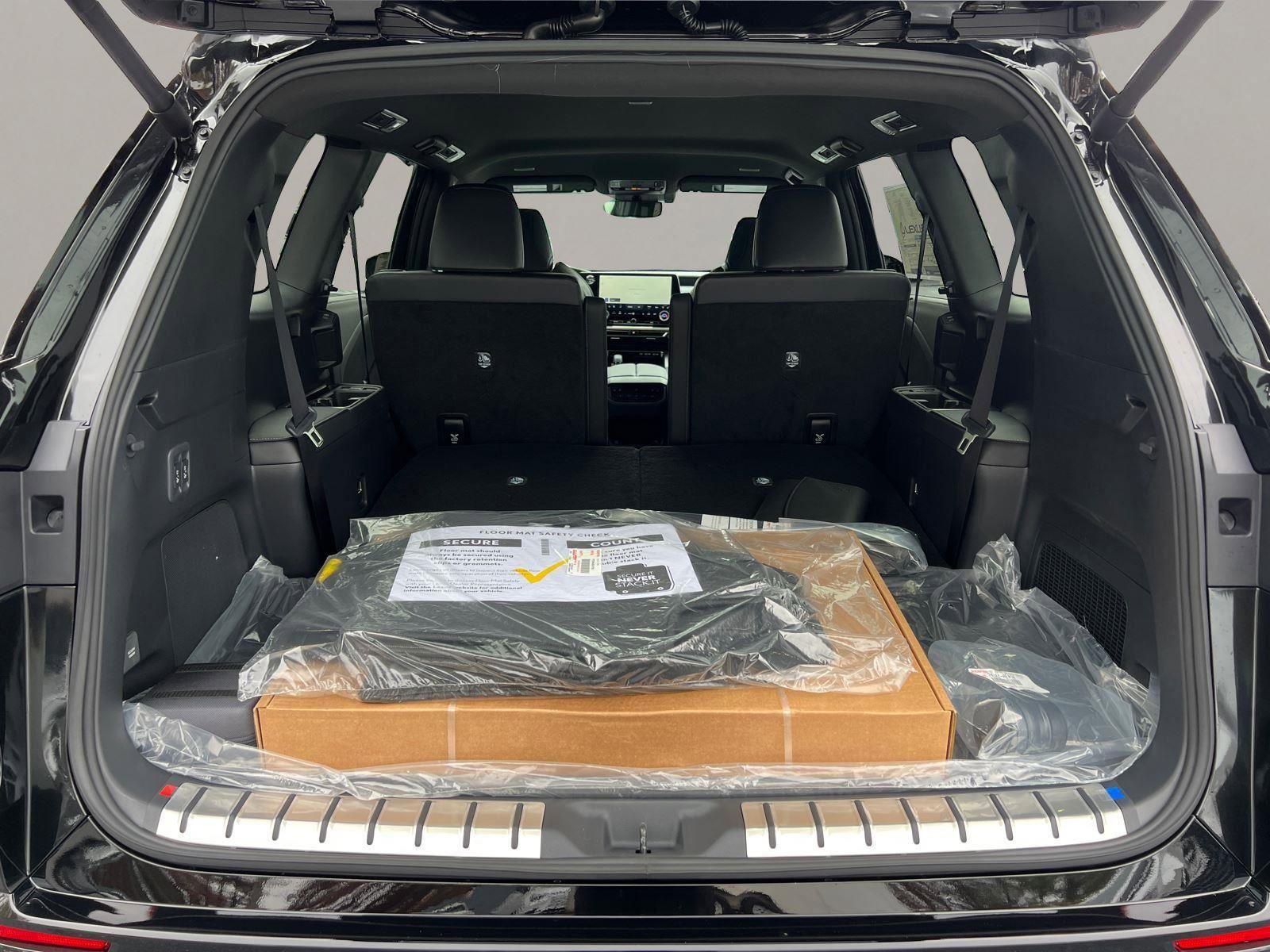 New 2026 Lexus TX 500h AWD image 13