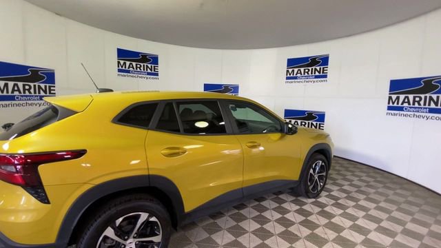 Used 2024 Chevrolet Trax RS w/ Driver Confidence Package image 2