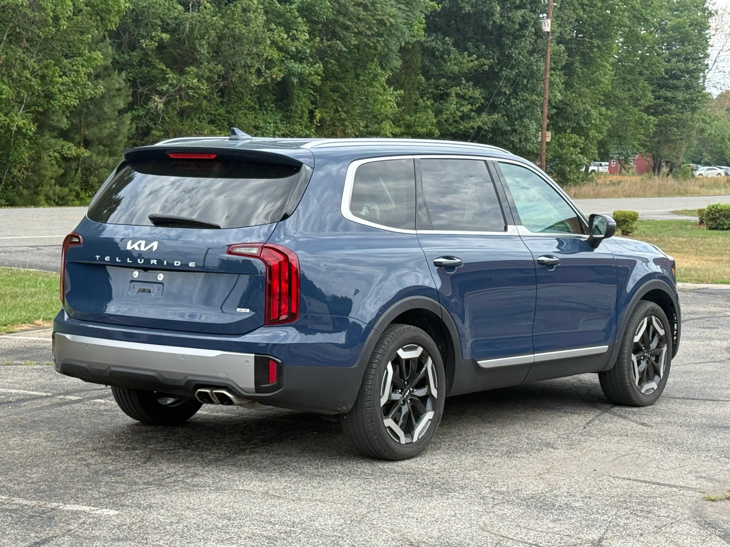 Used 2025 Kia Telluride S AWD/4WD image 4