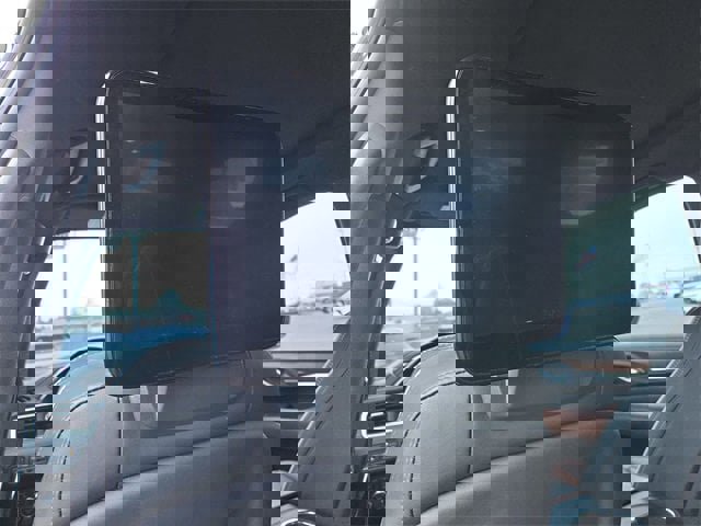 Used 2023 GMC Yukon Denali Ultimate image 13