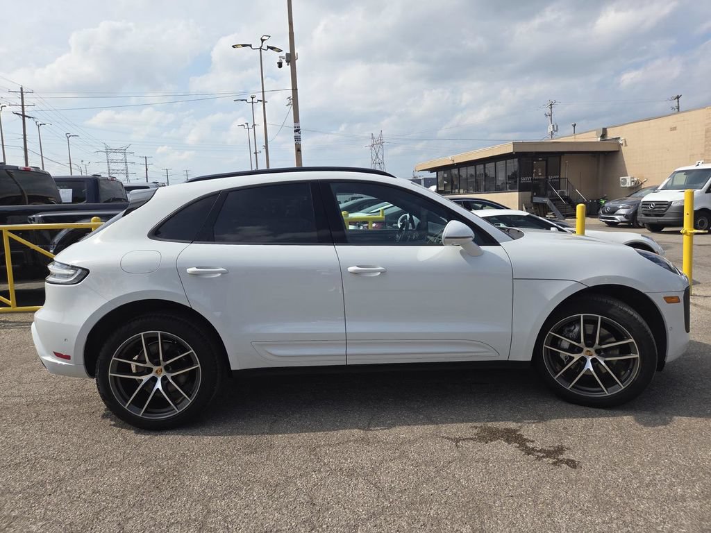 Used 2023 Porsche Macan Turbo AWD/4WD image 16