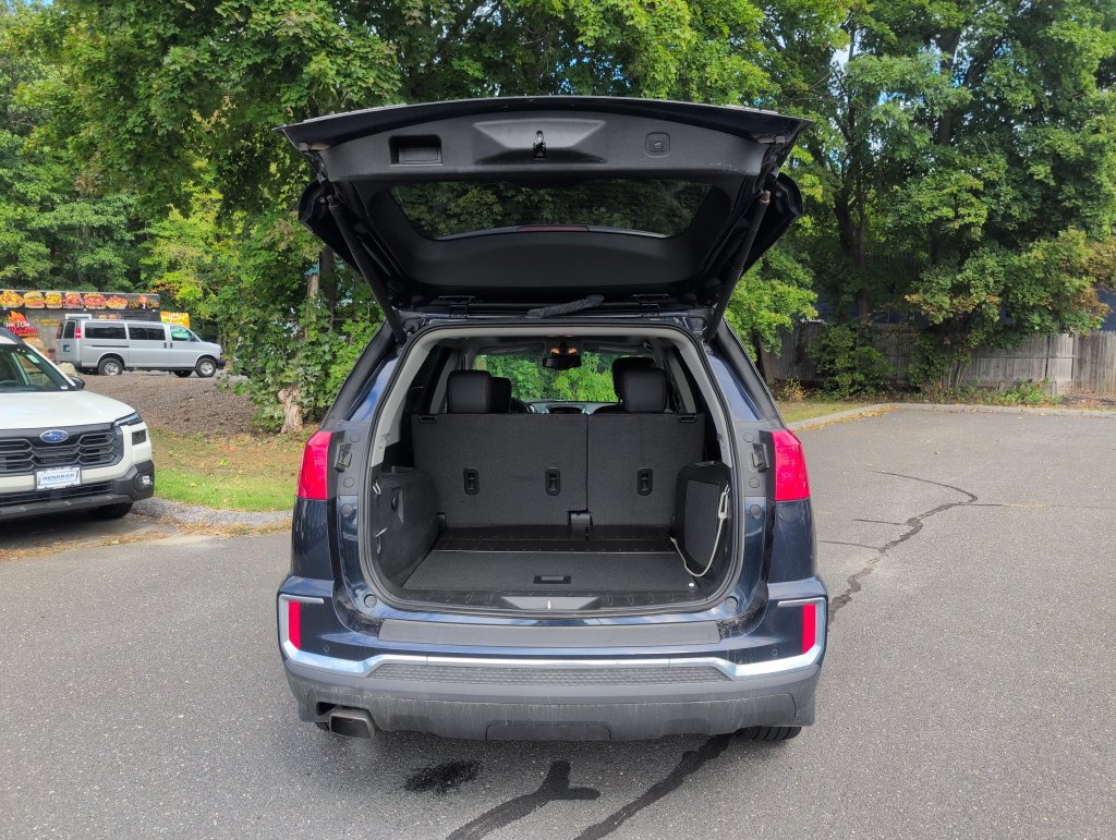 Used 2017 GMC Terrain SLT w/ Open Road Package AWD/4WD image 31