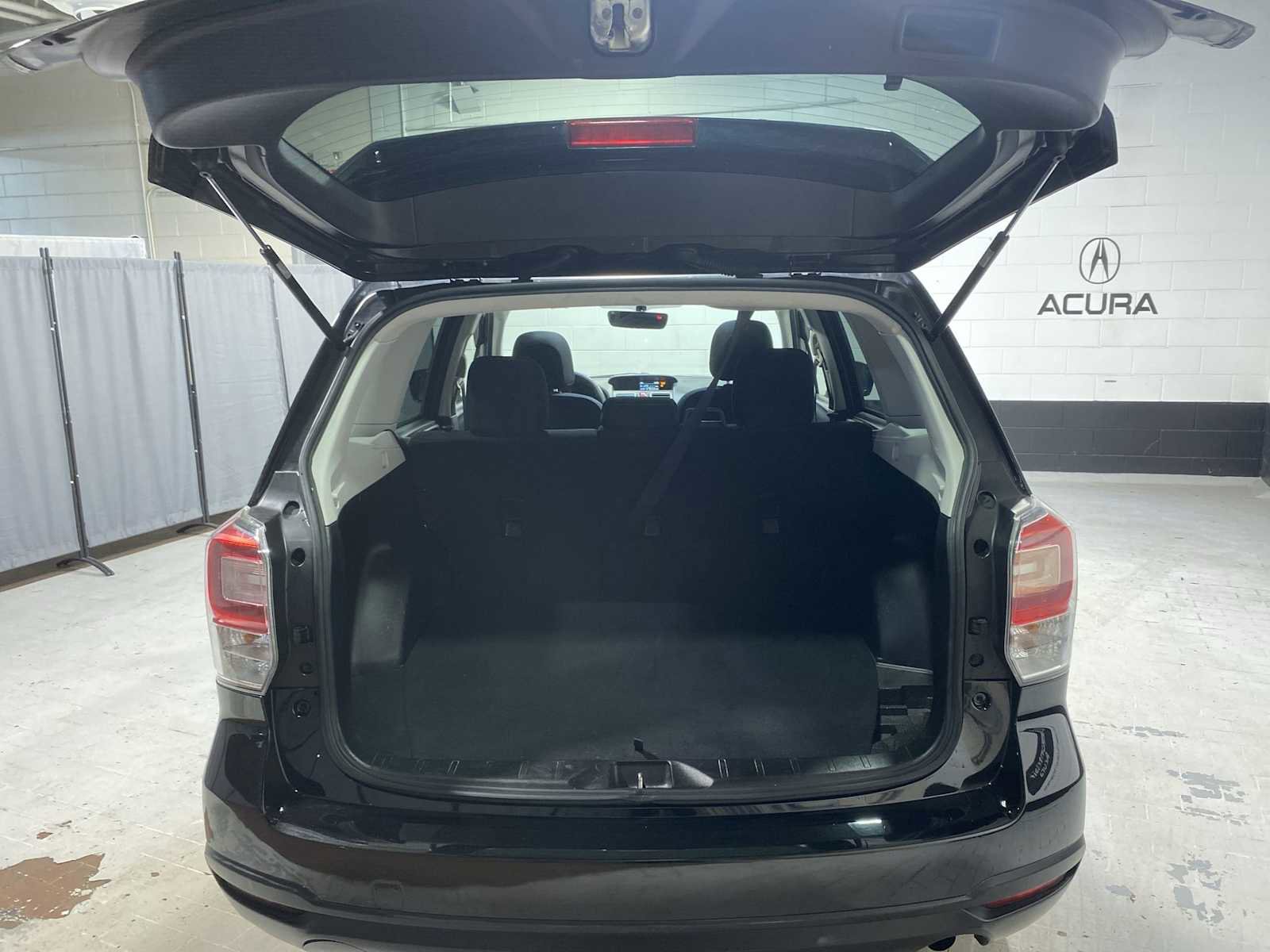 Used 2018 Subaru Forester 2.5i Premium w/ All-Weather Package AWD/4WD image 19