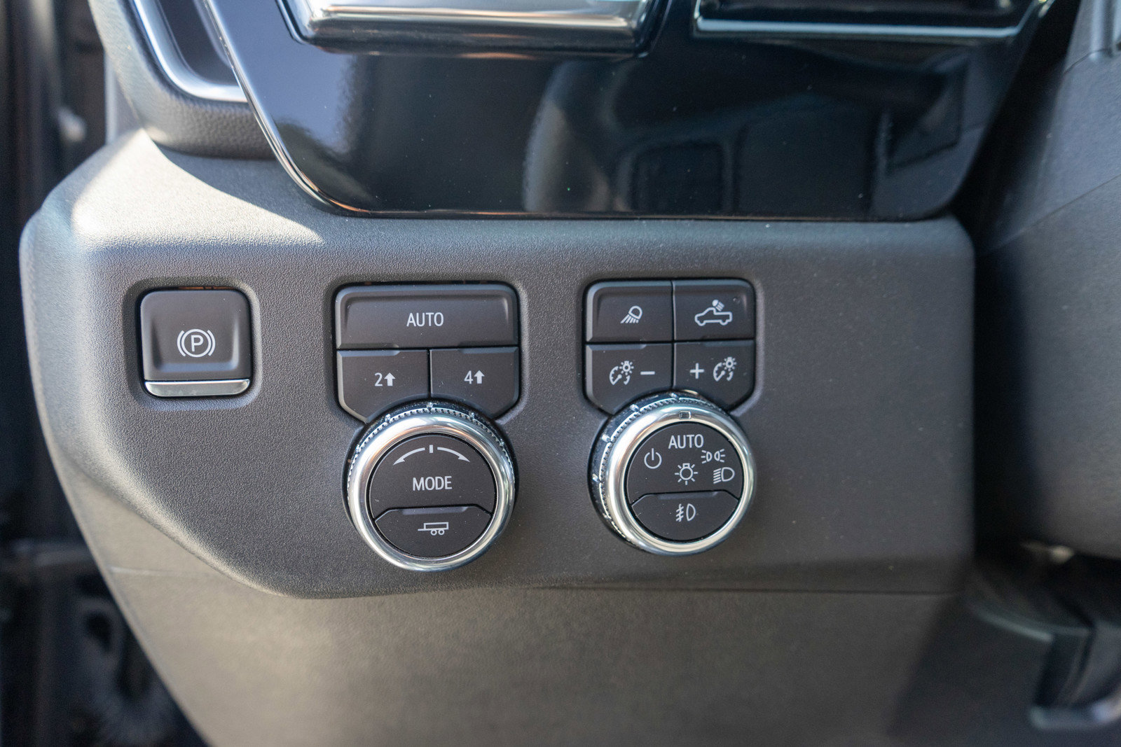 Used 2025 GMC Sierra 1500 SLT AWD/4WD image 16