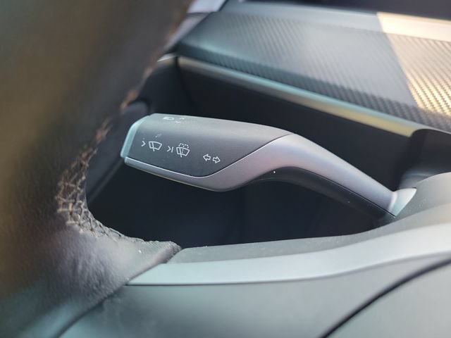 Used 2022 Tesla Model Y Performance AWD/4WD image 25