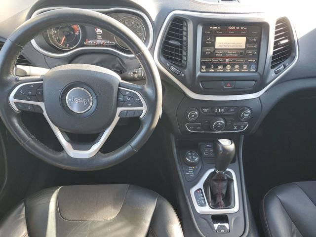 Used 2016 Jeep Cherokee Trailhawk w/ Cold Weather Group image 12