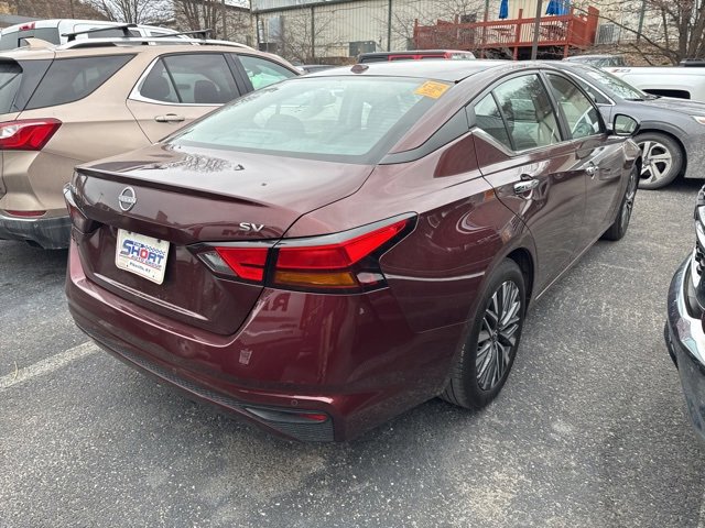 Used 2024 Nissan Altima 2.5 SV image 4
