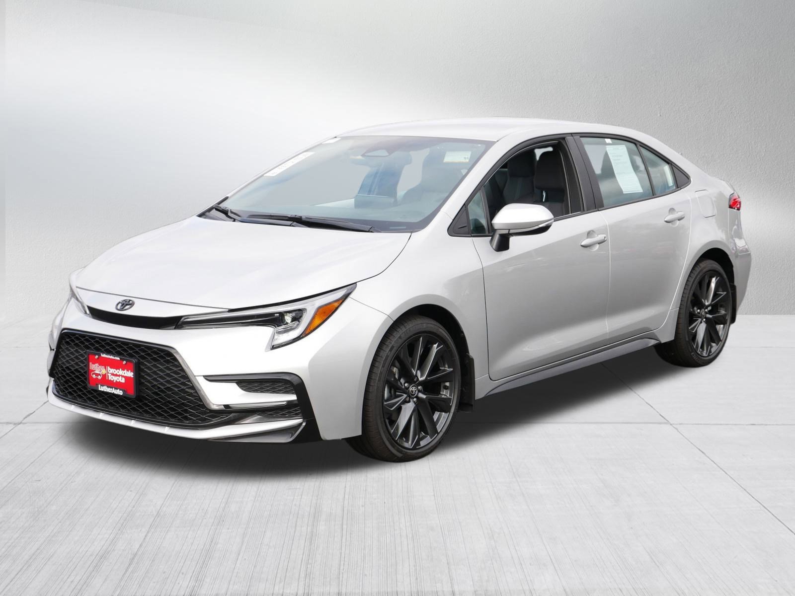 Certified 2025 Toyota Corolla SE image 3