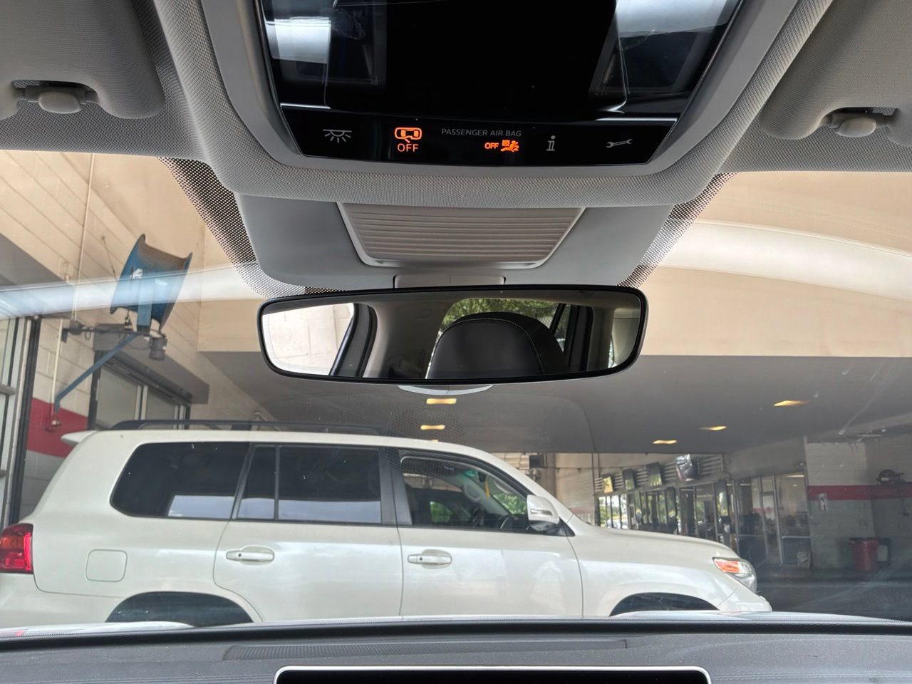 Used 2026 Volkswagen Tiguan SE FWD image 18