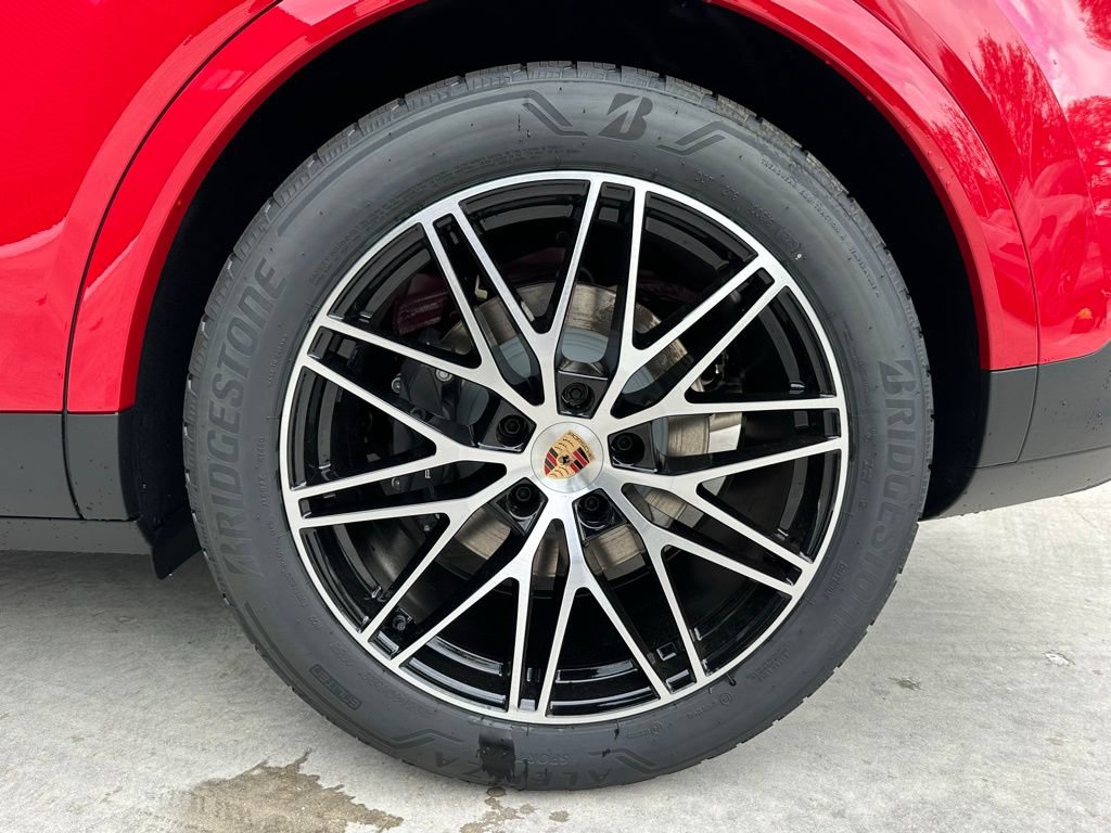 Certified 2025 Porsche Cayenne E-Hybrid AWD/4WD image 43