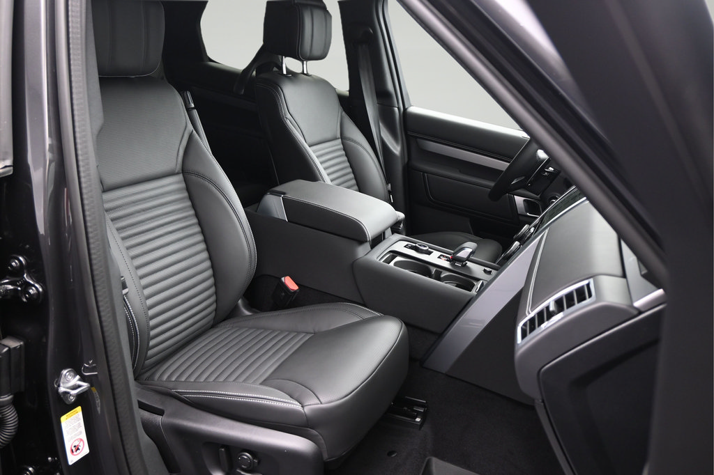 New 2026 Land Rover Discovery Limited Edition AWD/4WD image 10