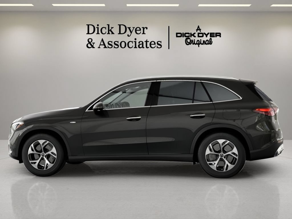 Used 2025 Mercedes-Benz GLC 350e 4MATIC image 26