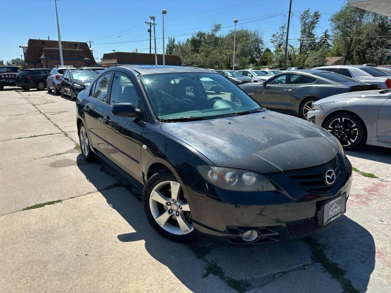 Used 2005 MAZDA MAZDA3 s w/ Moonroof & 6-CD Pkg FWD image 1