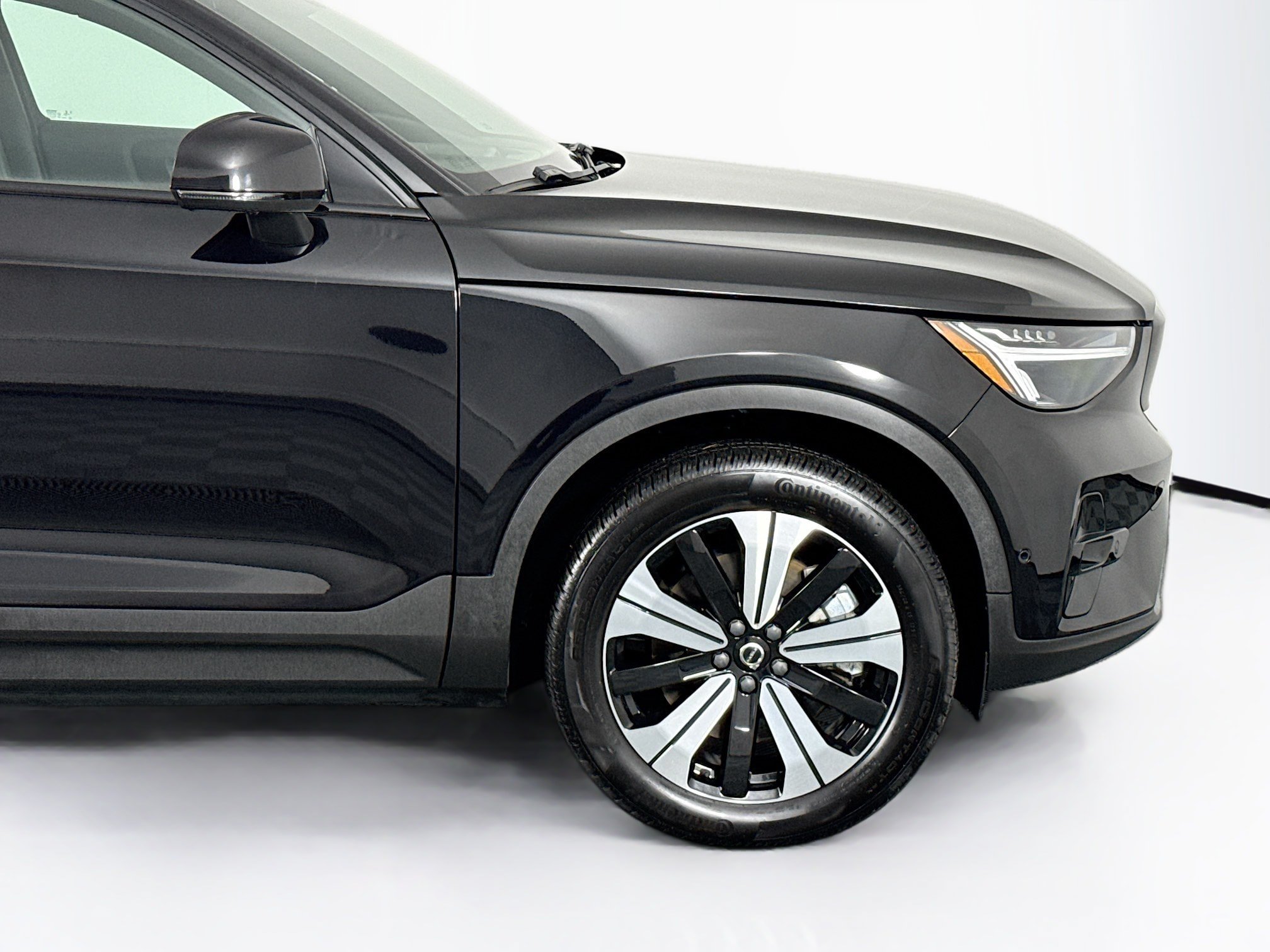 Used 2023 Volvo XC40 Recharge Plus AWD/4WD image 45