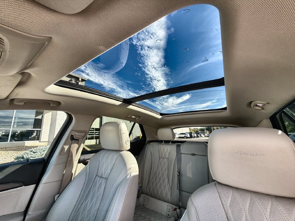 Used 2022 Buick Envision Avenir w/ Technology Package II FWD image 16