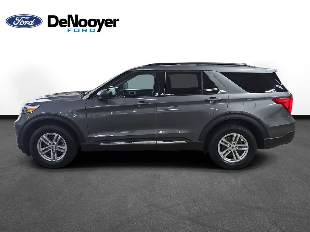 Used 2023 Ford Explorer XLT w/ Equipment Group 202A image 7
