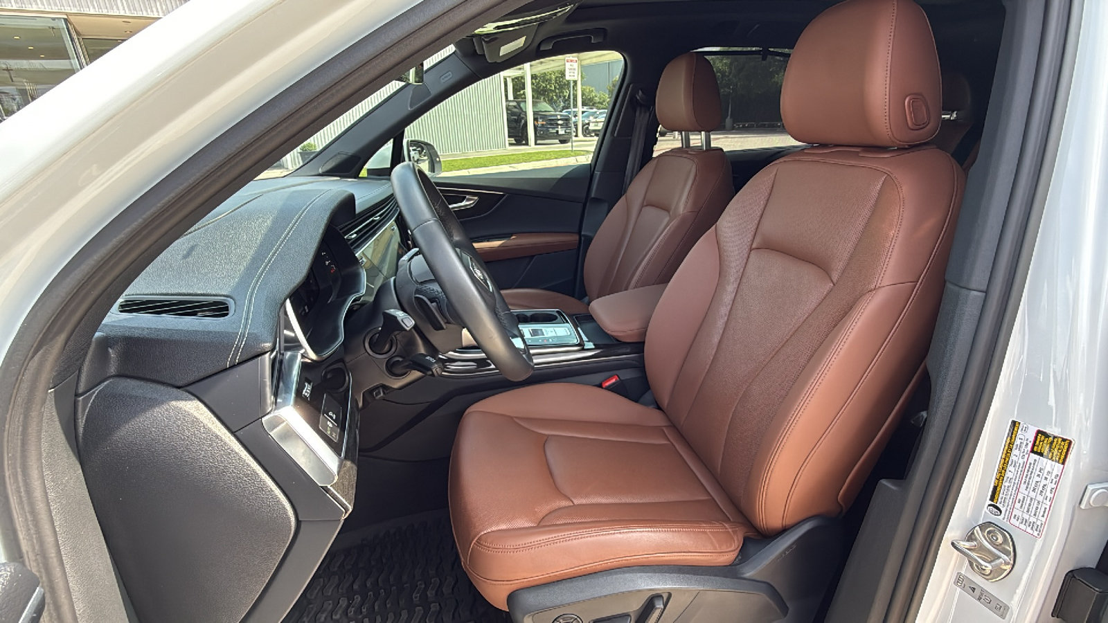 Used 2023 Audi Q7 3.0T Prestige AWD/4WD image 11