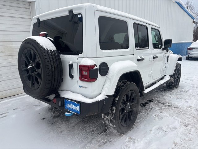 Used 2024 Jeep Wrangler Unlimited Sahara w/ Technology Group image 7