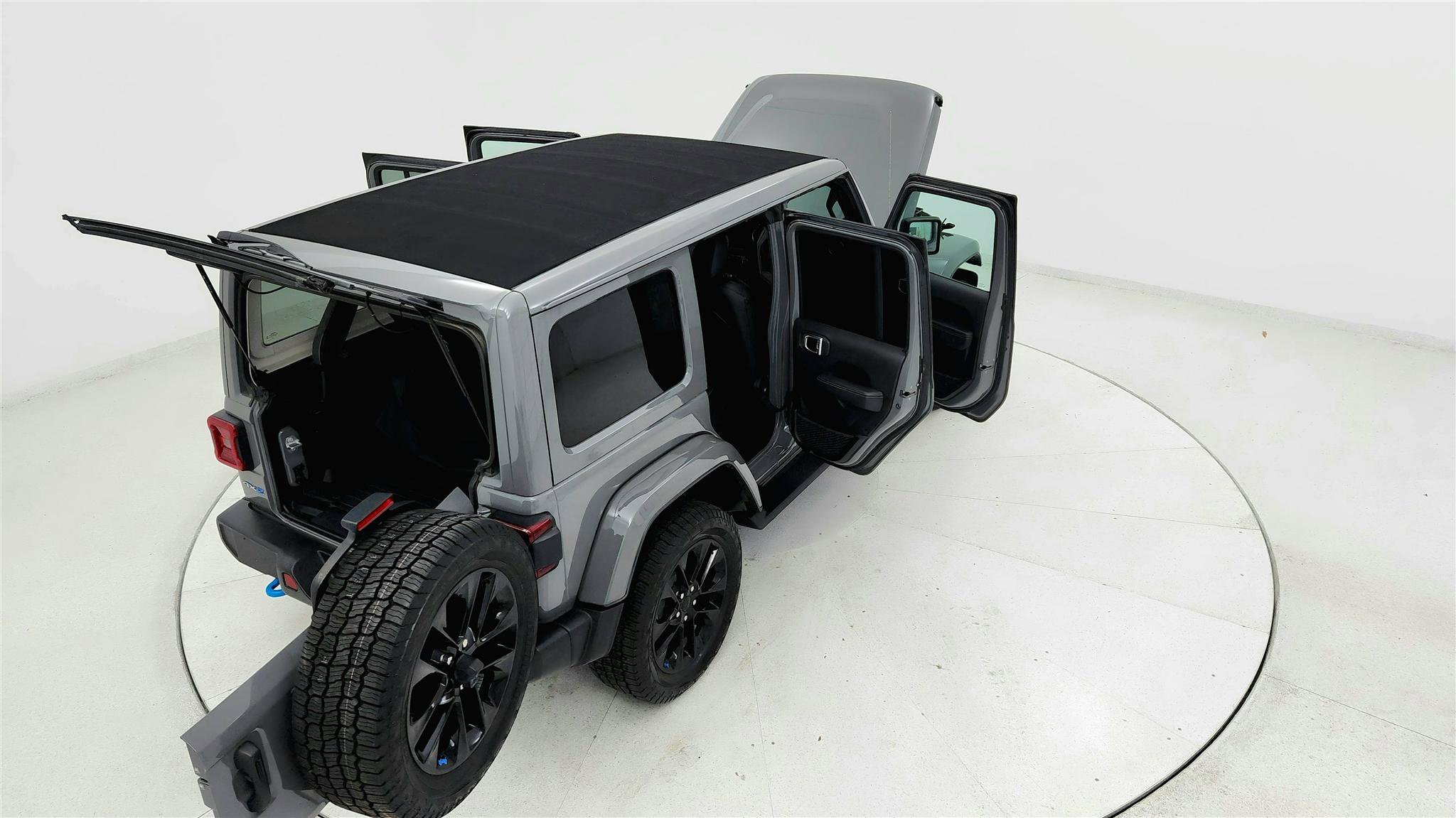 Used 2023 Jeep Wrangler Unlimited Sahara w/ Cold Weather Group AWD/4WD image 23
